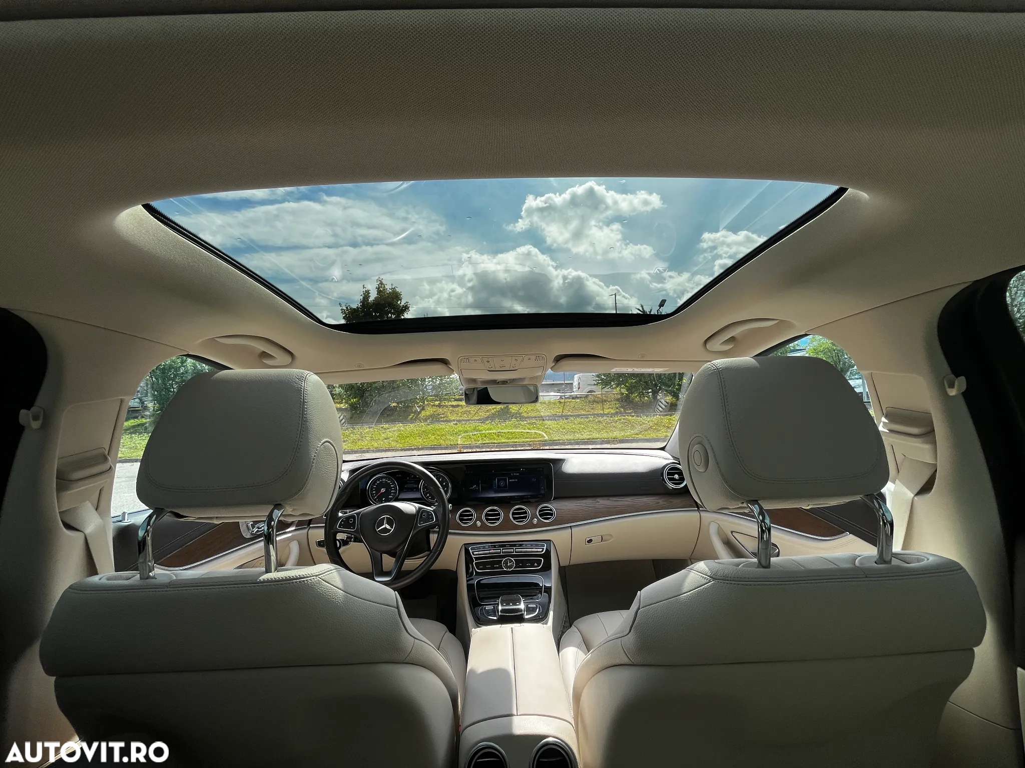 Mercedes-Benz E 300 9G-TRONIC Exclusive - 11