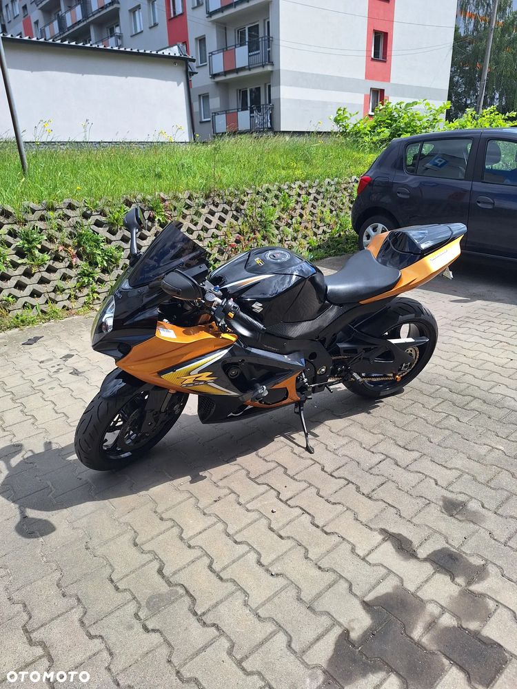 Suzuki GSX-R - 10