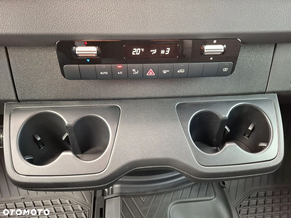 Mercedes-Benz Sprinter 319 CDI Furgon SELECT długi 4325 mm L3H2 - 30