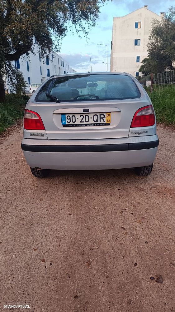 Renault Mégane 1.4 16V RTE - 3