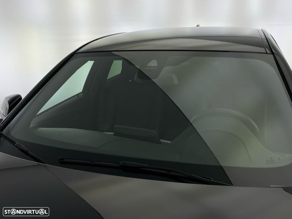 BMW 330 e iPerformance - 21