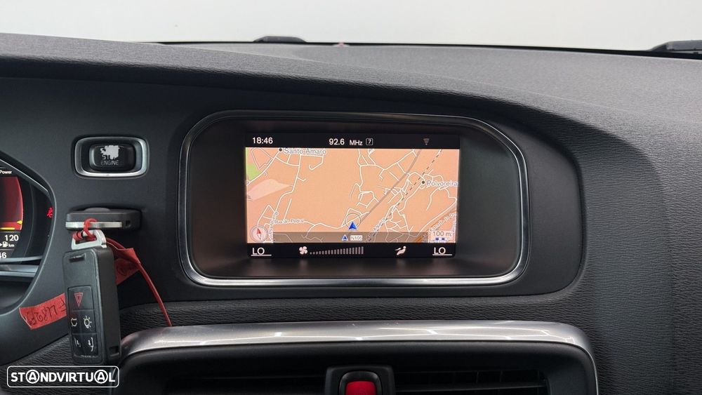Volvo V40 2.0 D2 R-Design Momentum Geartronic - 26