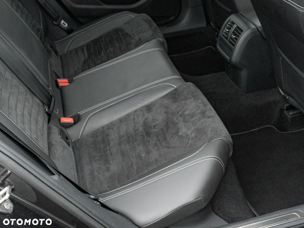 Volkswagen Passat 2.0 TDI Elegance DSG - 30