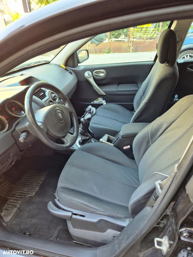 Renault Megane II Sedan 1.6 Influence - 29