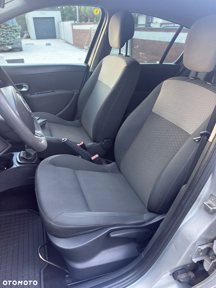 Renault Clio 1.2 16V All Inclusive - 12