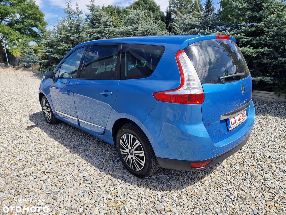 Renault Grand Scenic - 10