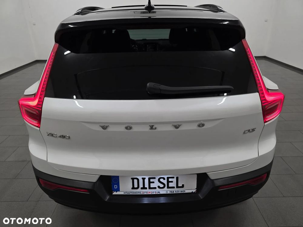 Volvo XC 40 D3 SCR R-Design - 36