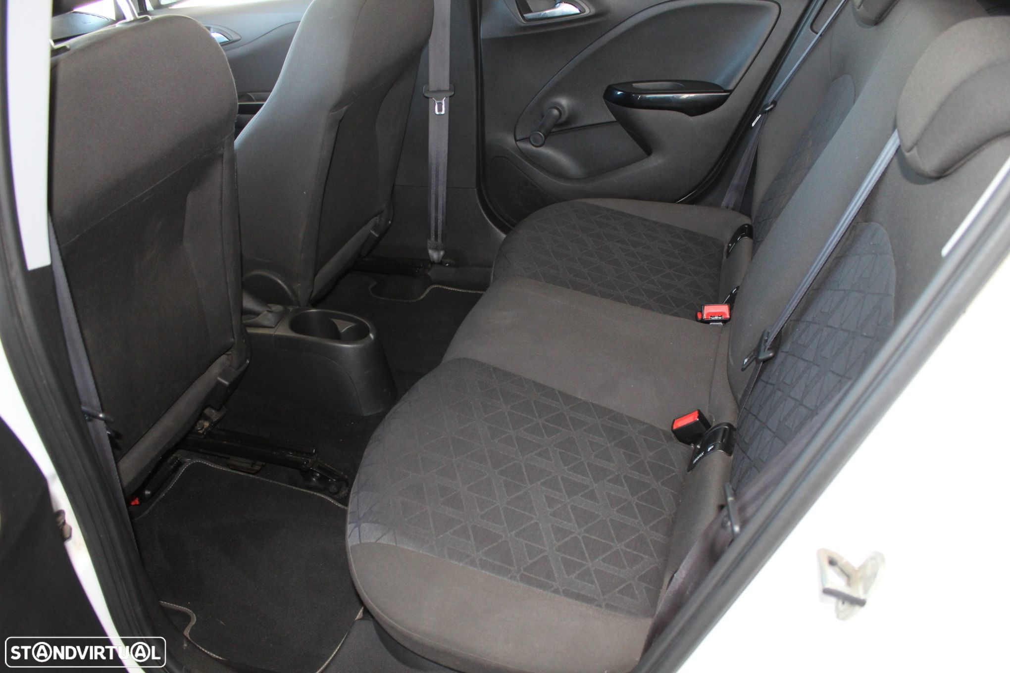 Opel Corsa 1.2 120 Anos - 11