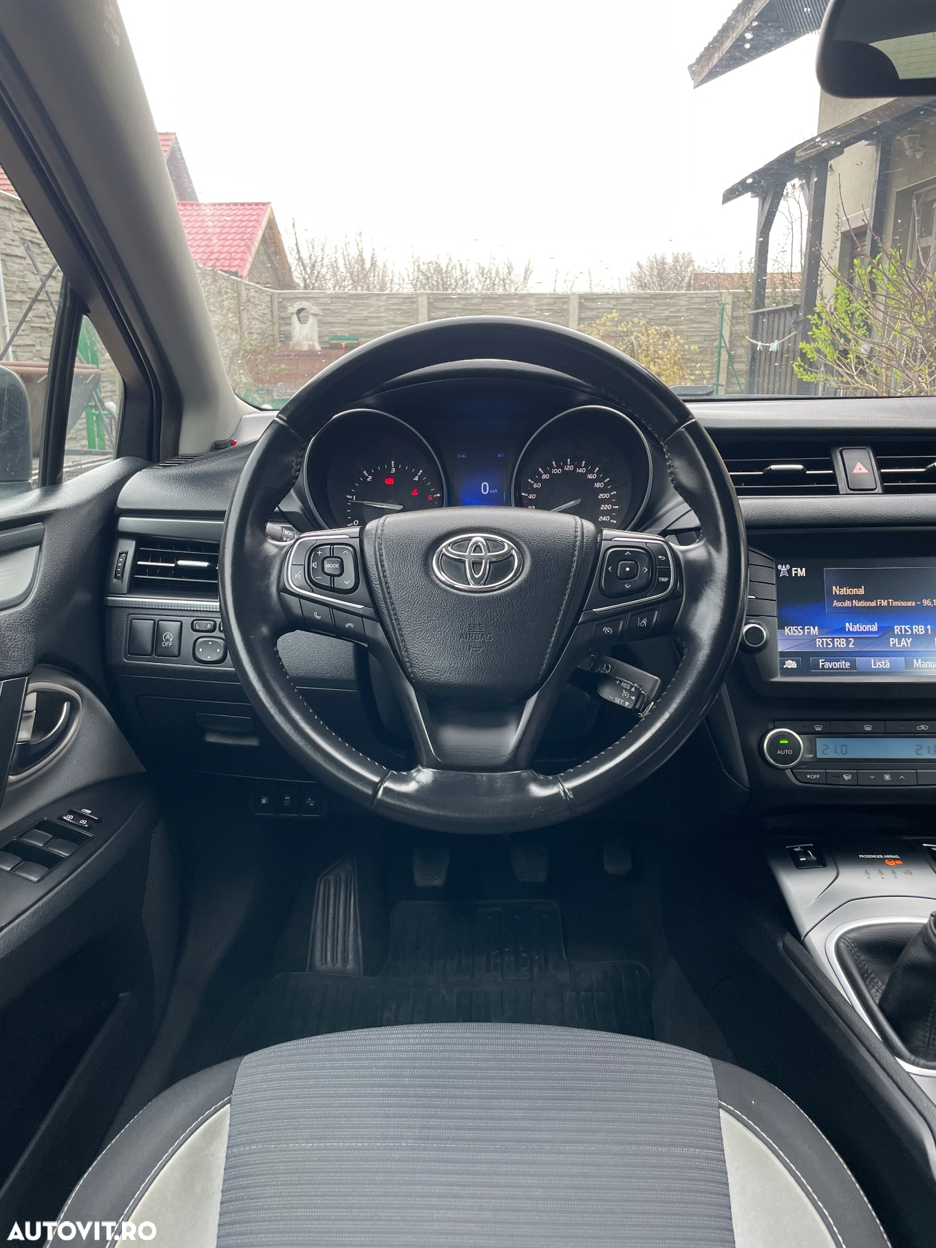 Toyota Avensis 2.0 D-4D Executive - 7