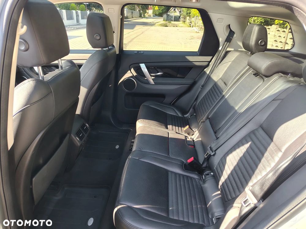 Land Rover Discovery Sport P250 SE - 16