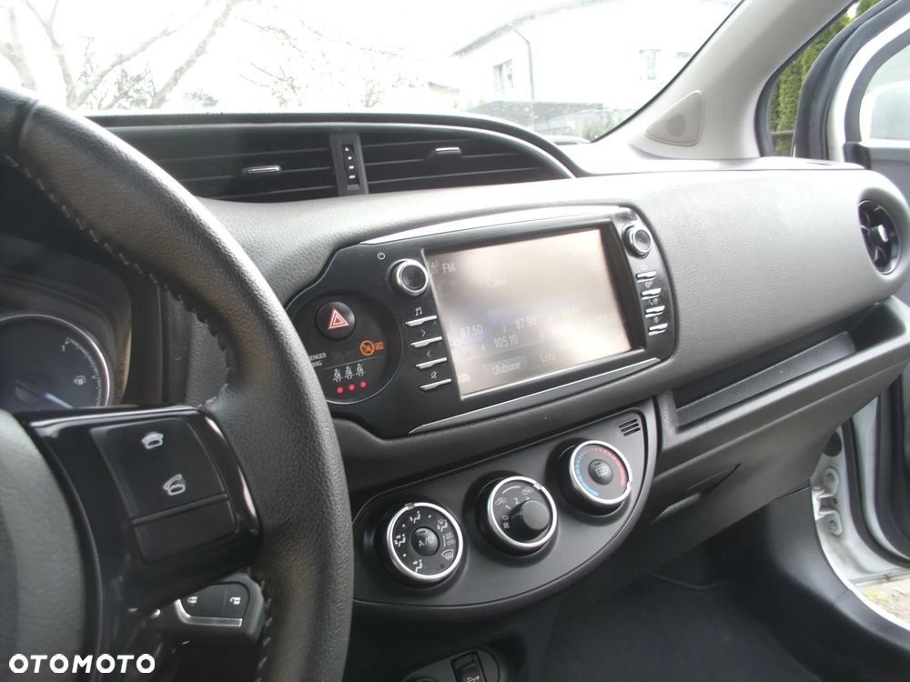 Toyota Yaris 1.5 Premium - 17