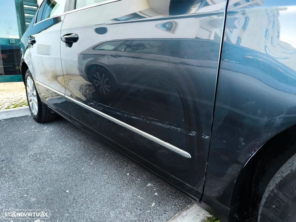 VW Passat 2.0 TDI Confortline - 31