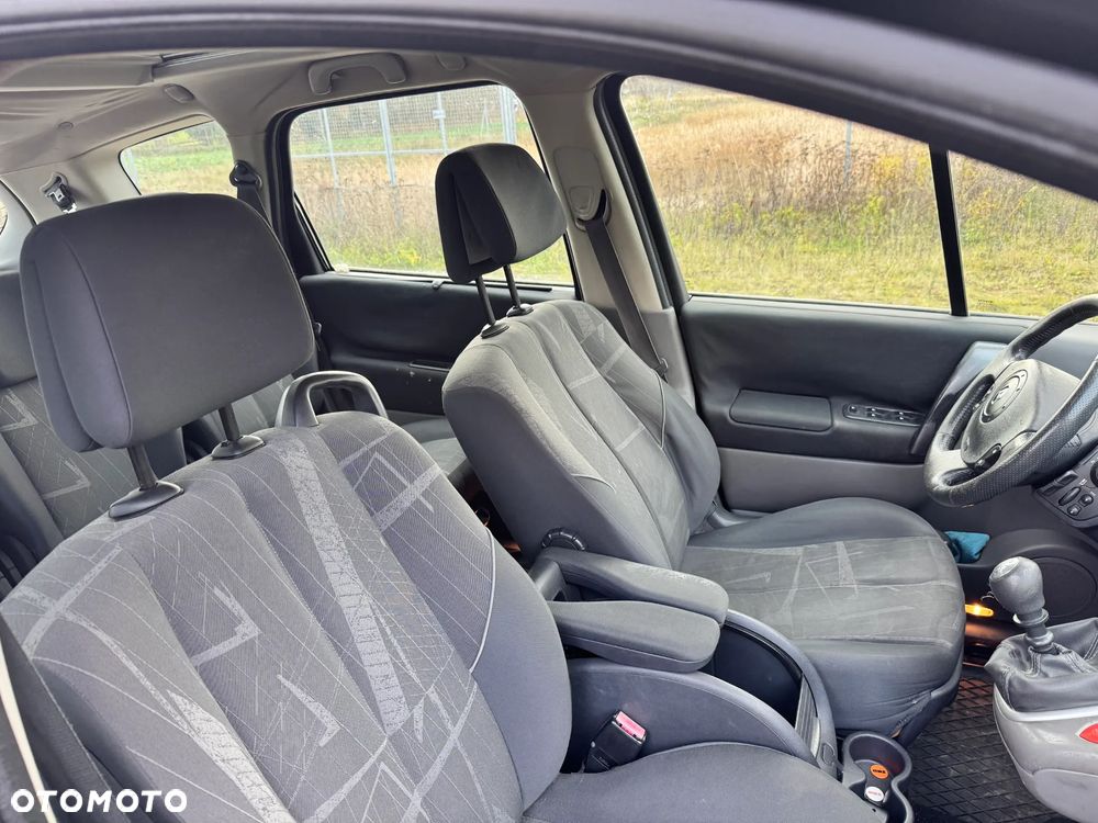 Renault Grand Scenic - 6