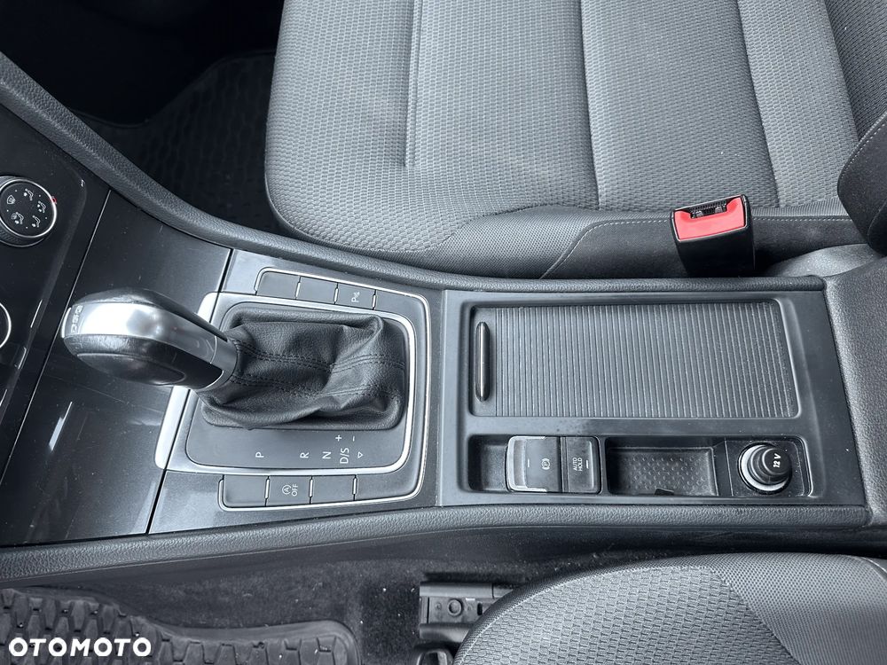 Volkswagen Golf 1.5 TSI BlueMotion ACT DSG Comfortline - 12