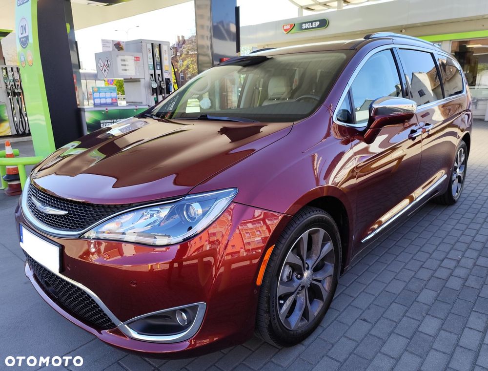Chrysler Pacifica - 5