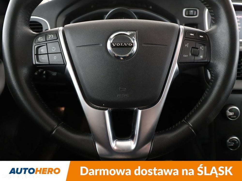 Volvo V40 Cross Country - 19