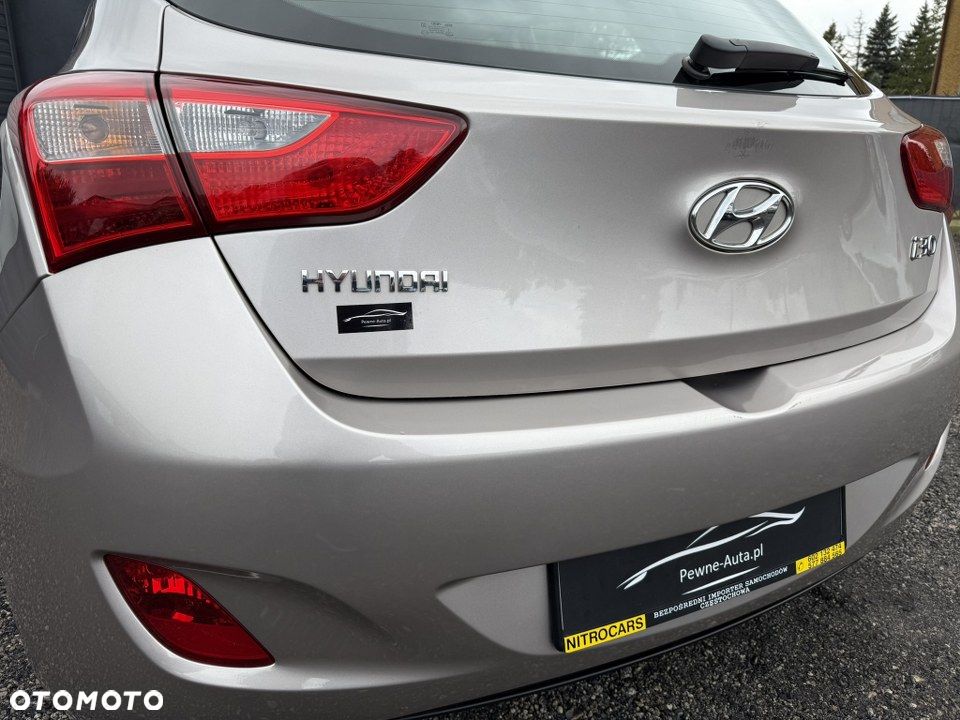 Hyundai i30 1.4 Premiere Comfort - 12
