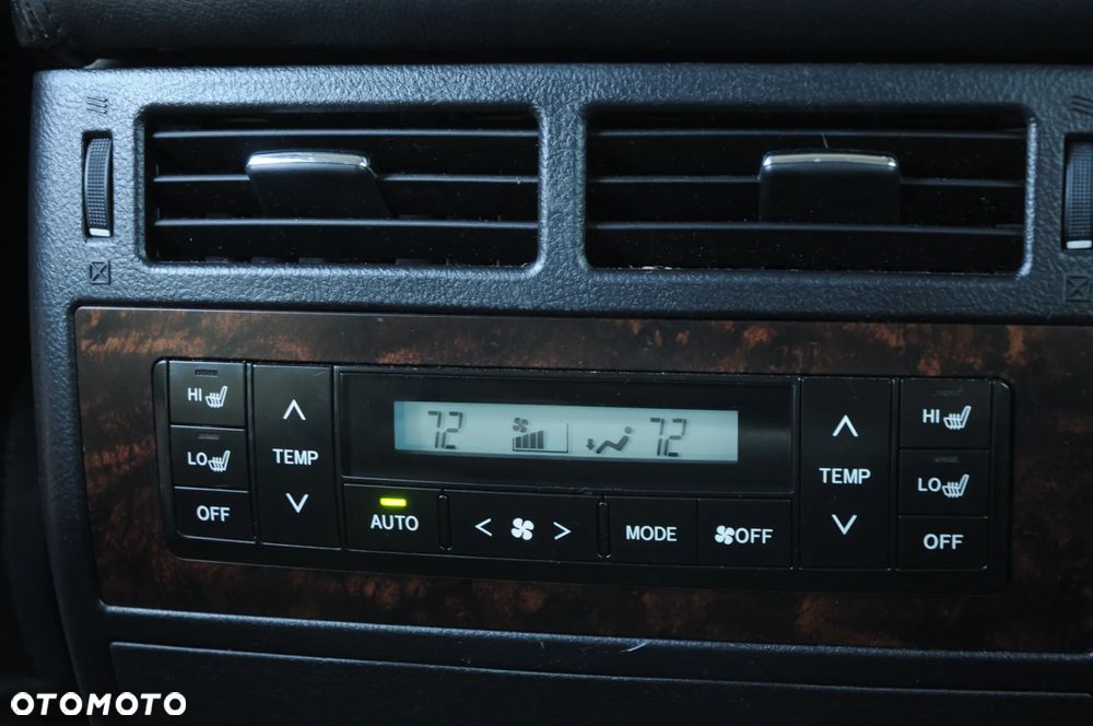 Toyota Land Cruiser - 28