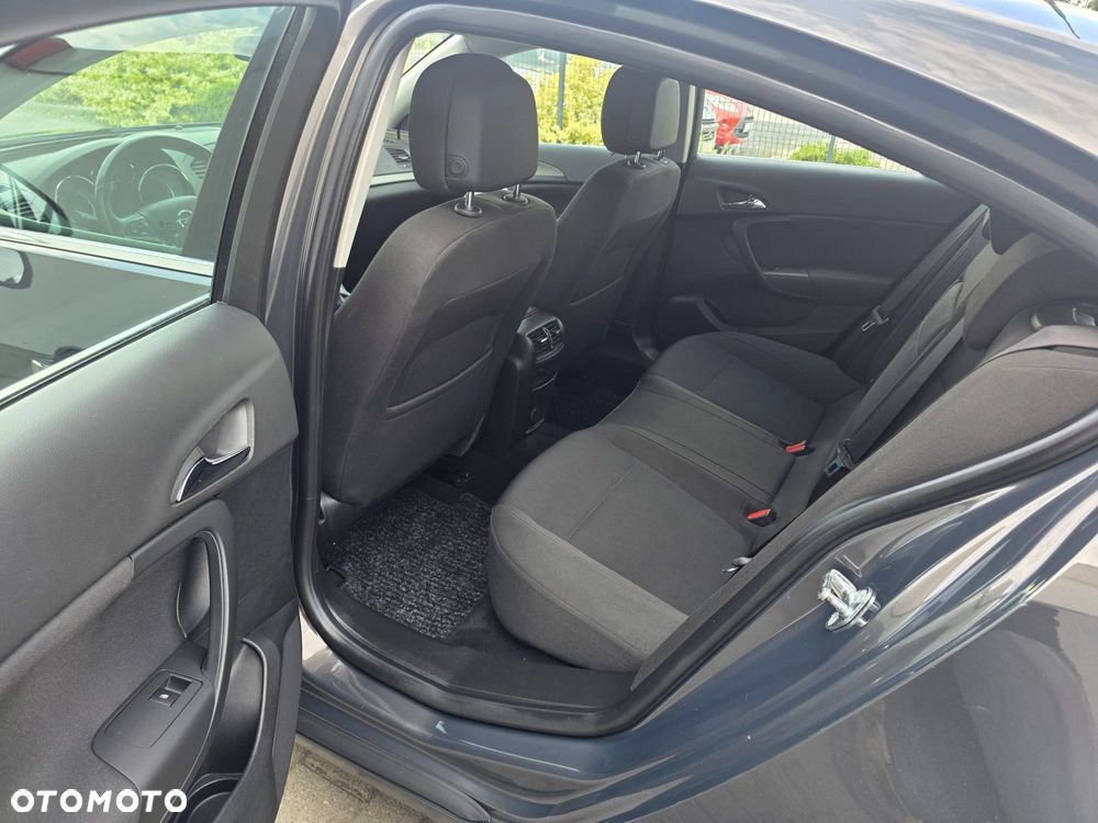 Opel Insignia - 15