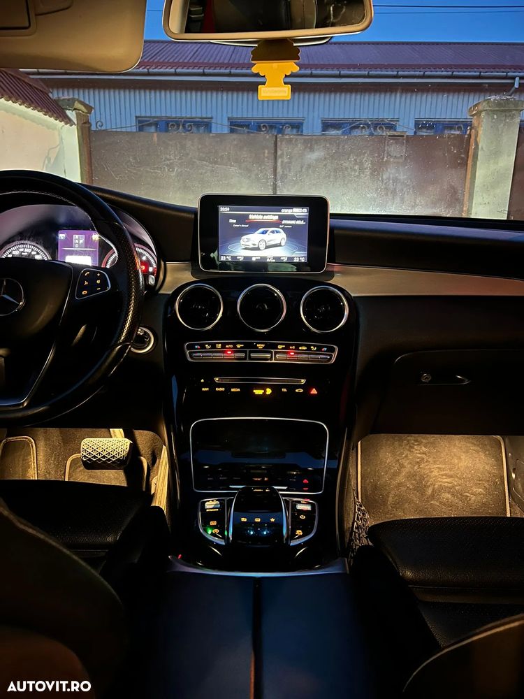 Mercedes-Benz GLC - 12