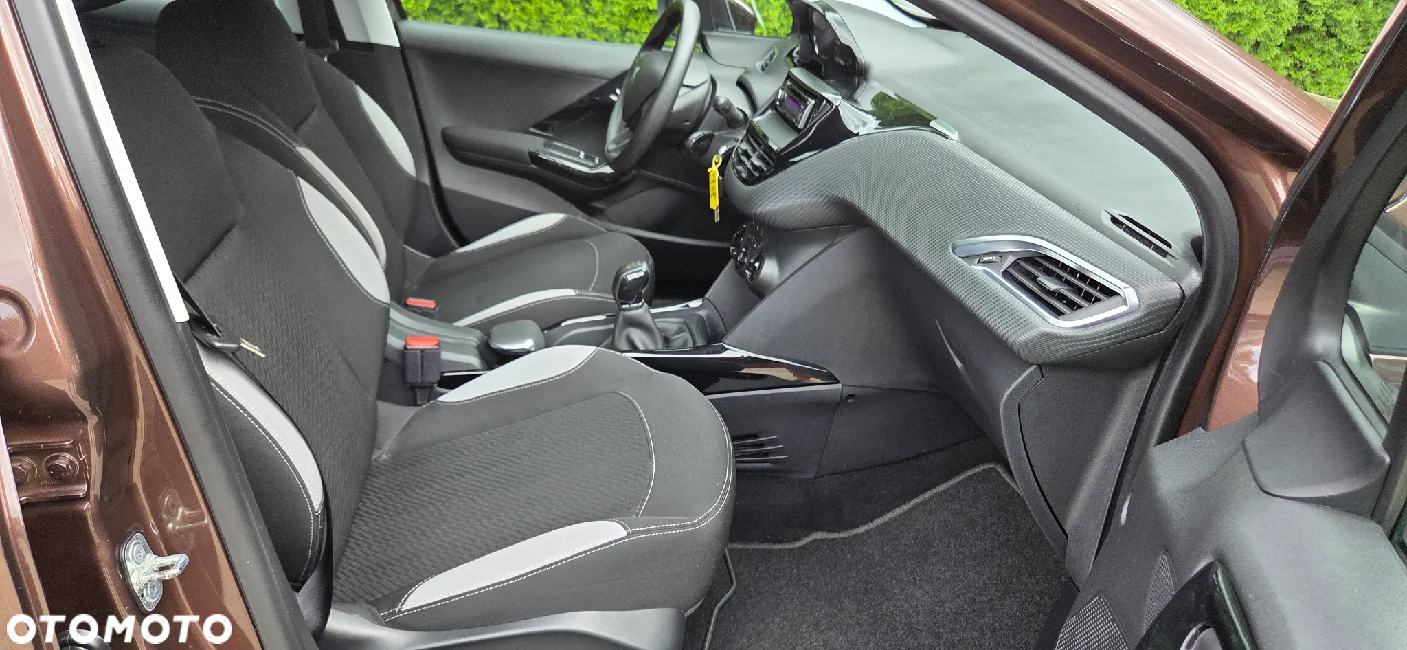 Peugeot 2008 1.2 Pure Tech Style EU6 - 32