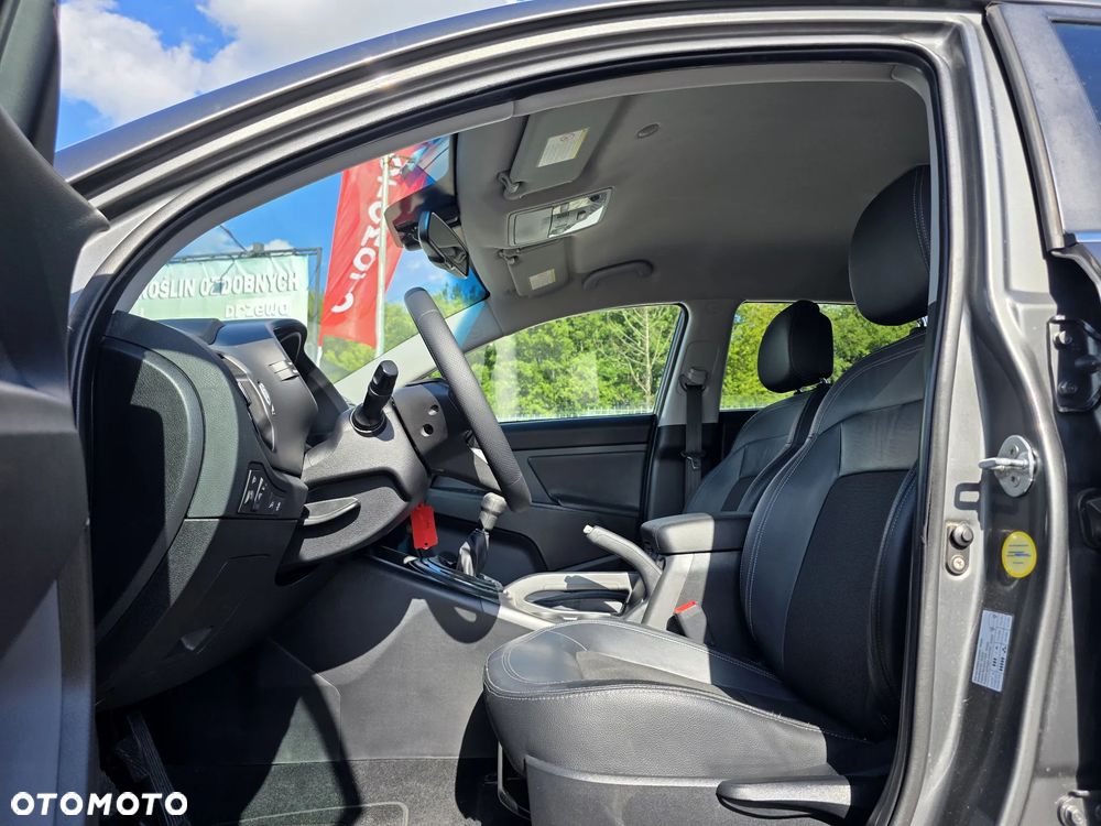 Kia Sportage 2.0 L - 11