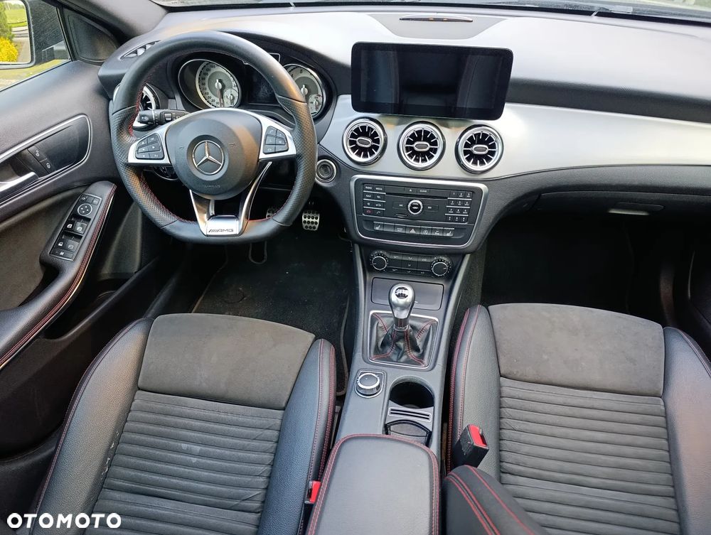 Mercedes-Benz GLA 250 AMG Line - 35
