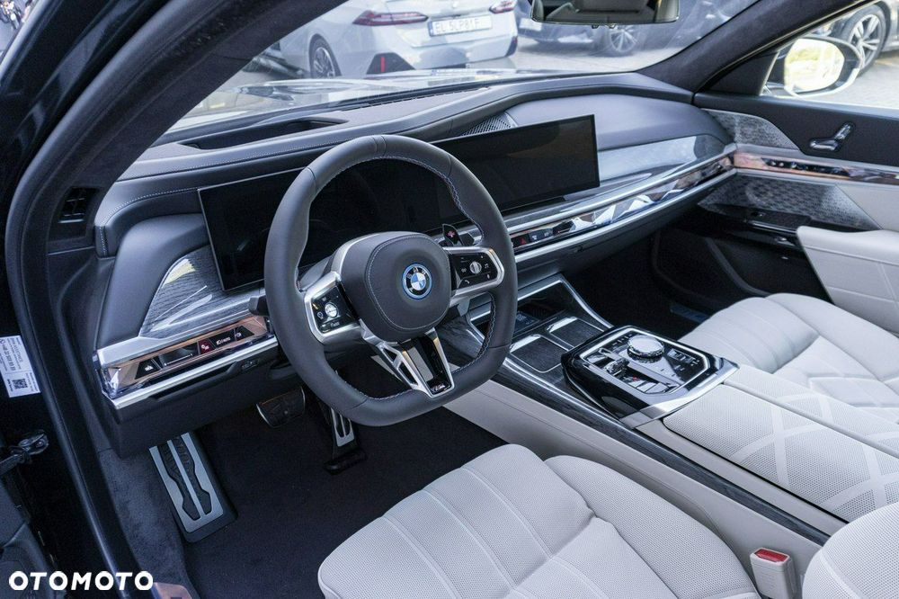 BMW Seria 7 M760e PHEV xDrive sport - 11