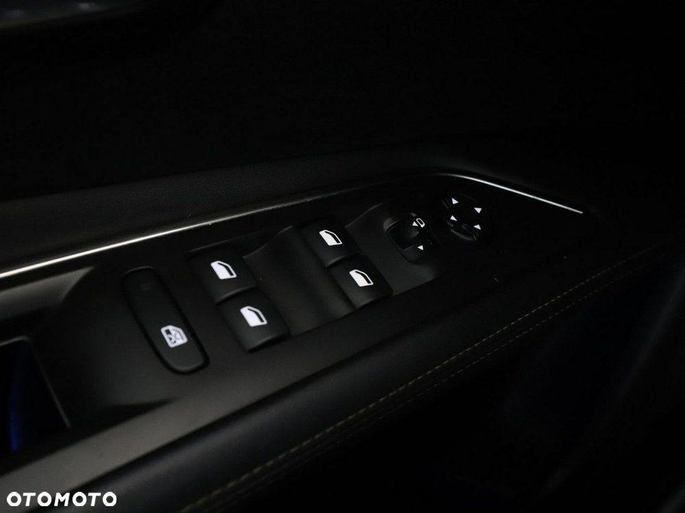 Peugeot 3008 1.6 PureTech GPF GT Line S&S EAT8 - 38