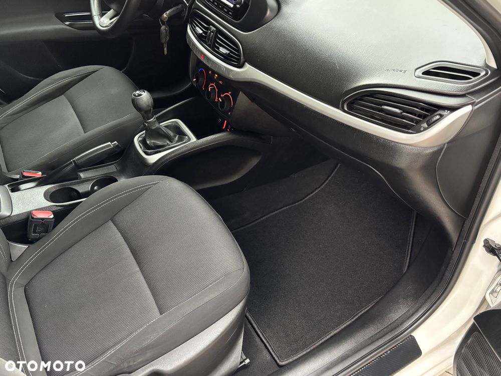 Fiat Tipo 1.3 MultiJet Lounge - 33