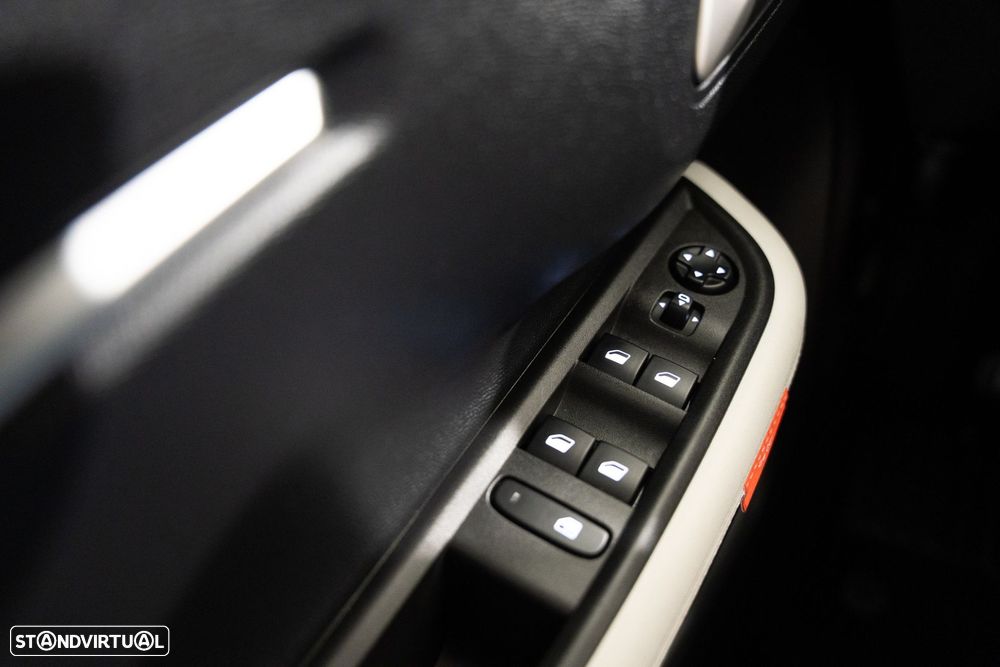 Citroën e-C3 44 kWh Autonomia Conforto Max - 19