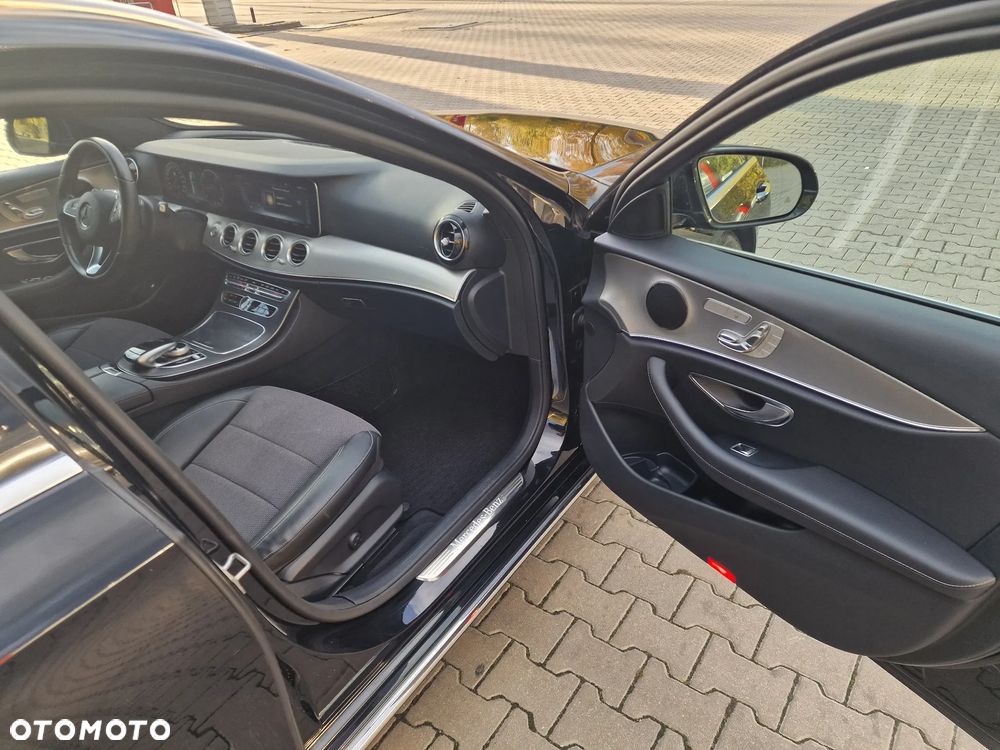 Mercedes-Benz Klasa E 220 d 4Matic 9G-TRONIC AMG Line - 16