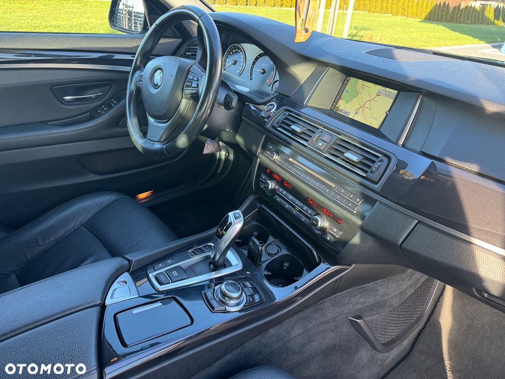 BMW Seria 5 520d xDrive Luxury Line - 31