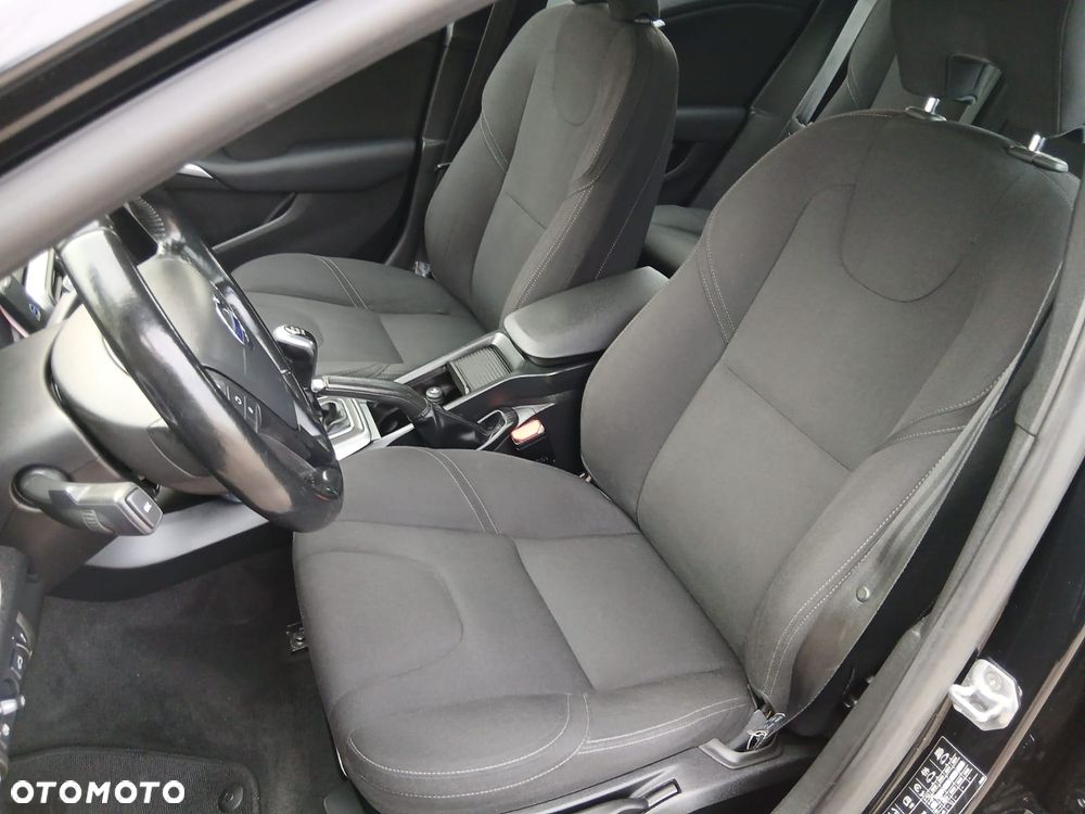 Volvo V40 D2 - 22