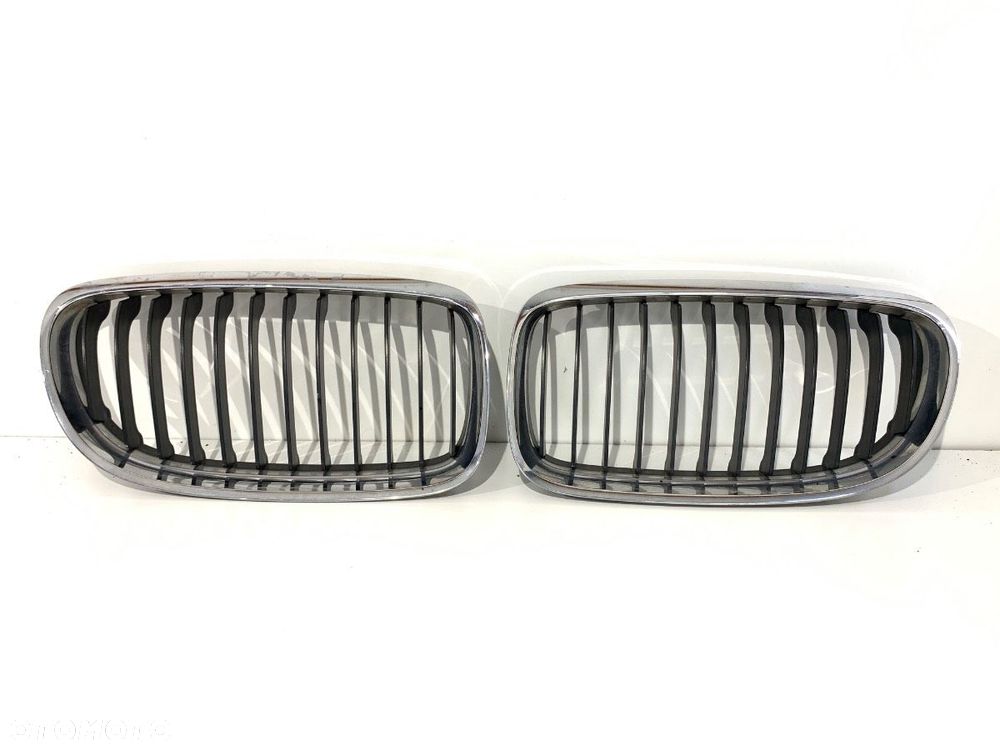 ATRAPA GRILL  BMW 3 Touring (E91) 2004 - 2012 318 i 105 kW [143 KM] benzyna 2007 - 2012 7201968 - 1