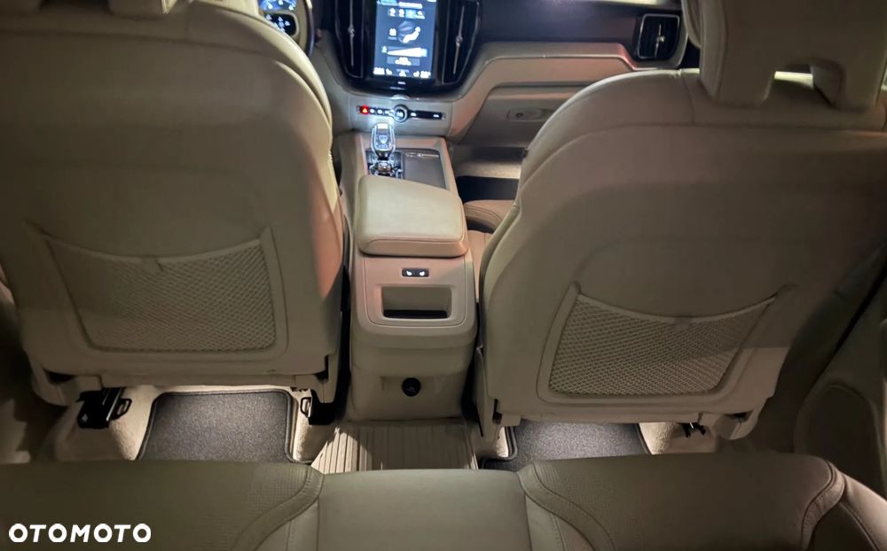 Volvo XC 60 D5 AWD Inscription - 28