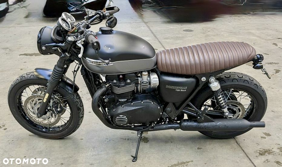 Triumph Bonneville - 6