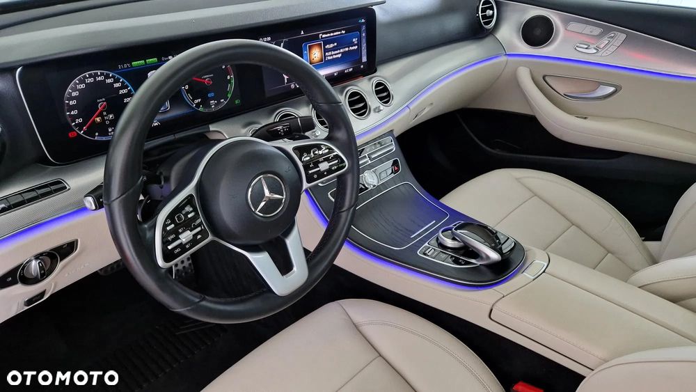 Mercedes-Benz Klasa E 300 de Avantgarde - 28