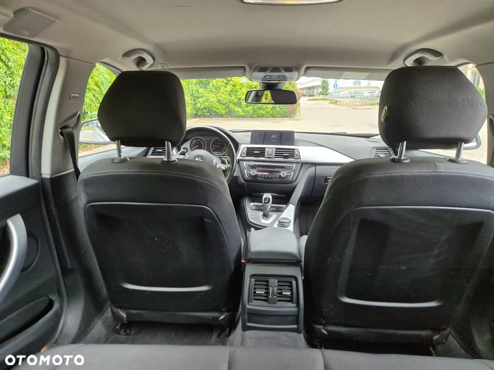 BMW Seria 3 335i xDrive Sport Line - 19