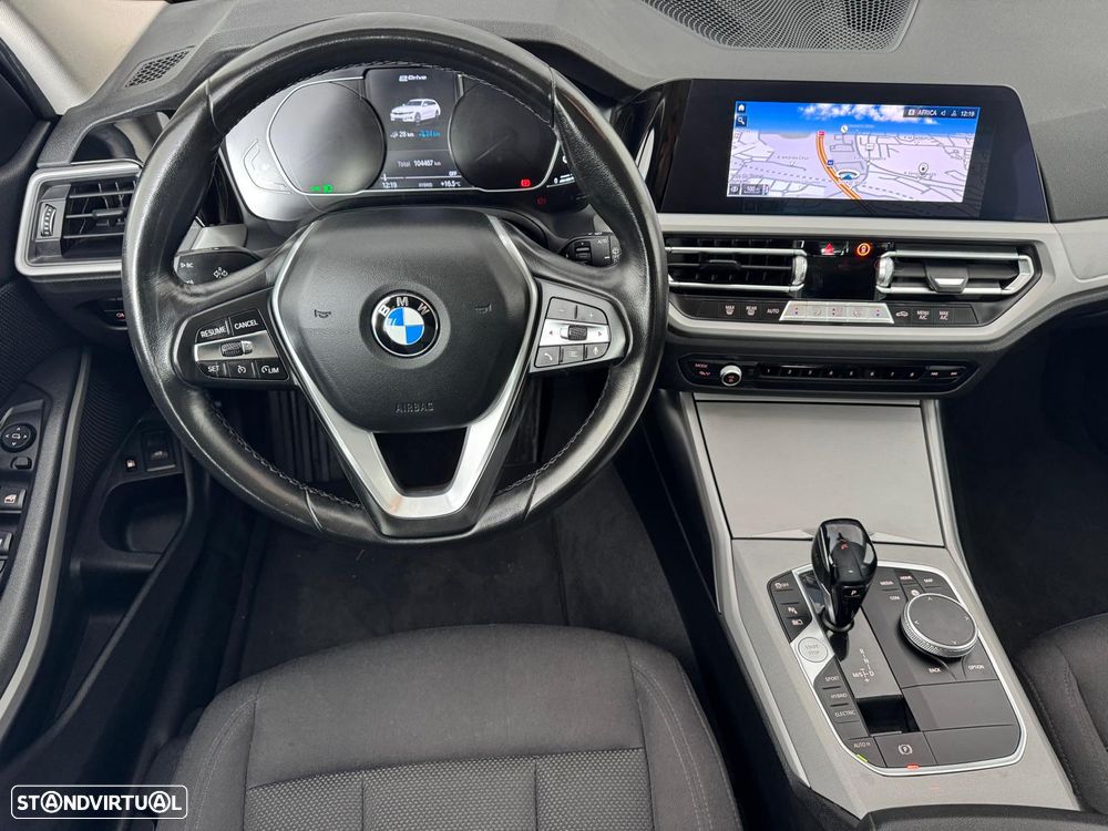 BMW 330 e Touring Line Sport Auto - 16