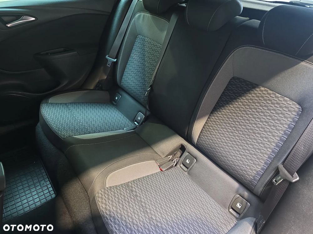 Opel Astra 1.2 T GS S&S - 17