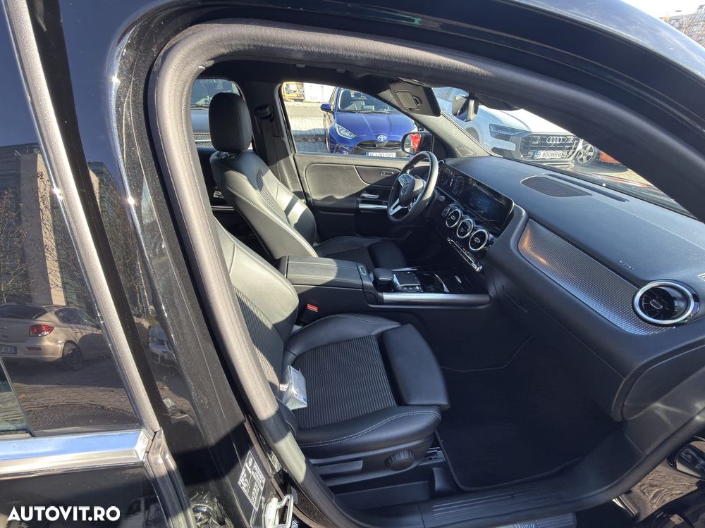 Mercedes-Benz GLA - 8