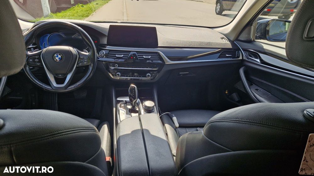 BMW Seria 5 530i xDrive Aut. Sport Line - 4