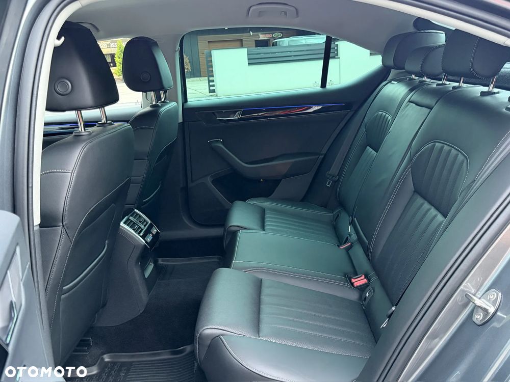 Skoda Superb 2.0 TDI SCR 4x4 L&K DSG - 17