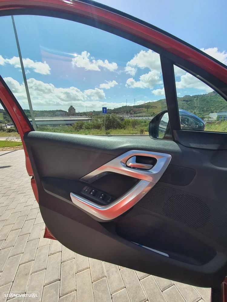 Peugeot 2008 PureTech 130 Stop&Start Allure - 24