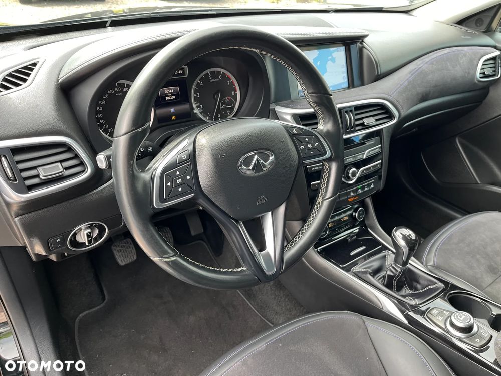 Infiniti Q30 - 21