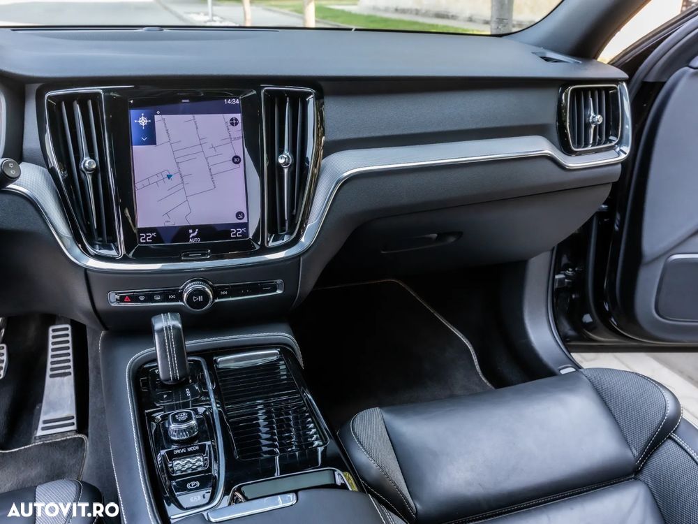 Volvo V60 T8 AWD Recharge Geartronic RDesign - 20