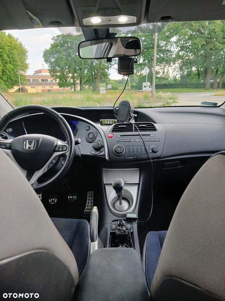 Honda Civic 1.8 Sport - 12