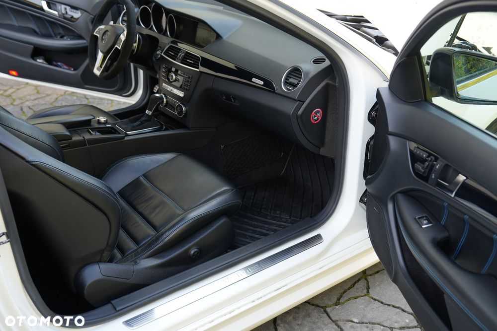 Mercedes-Benz Klasa C 63 AMG AMG SPEEDSHIFT MCT Edition 507 - 24