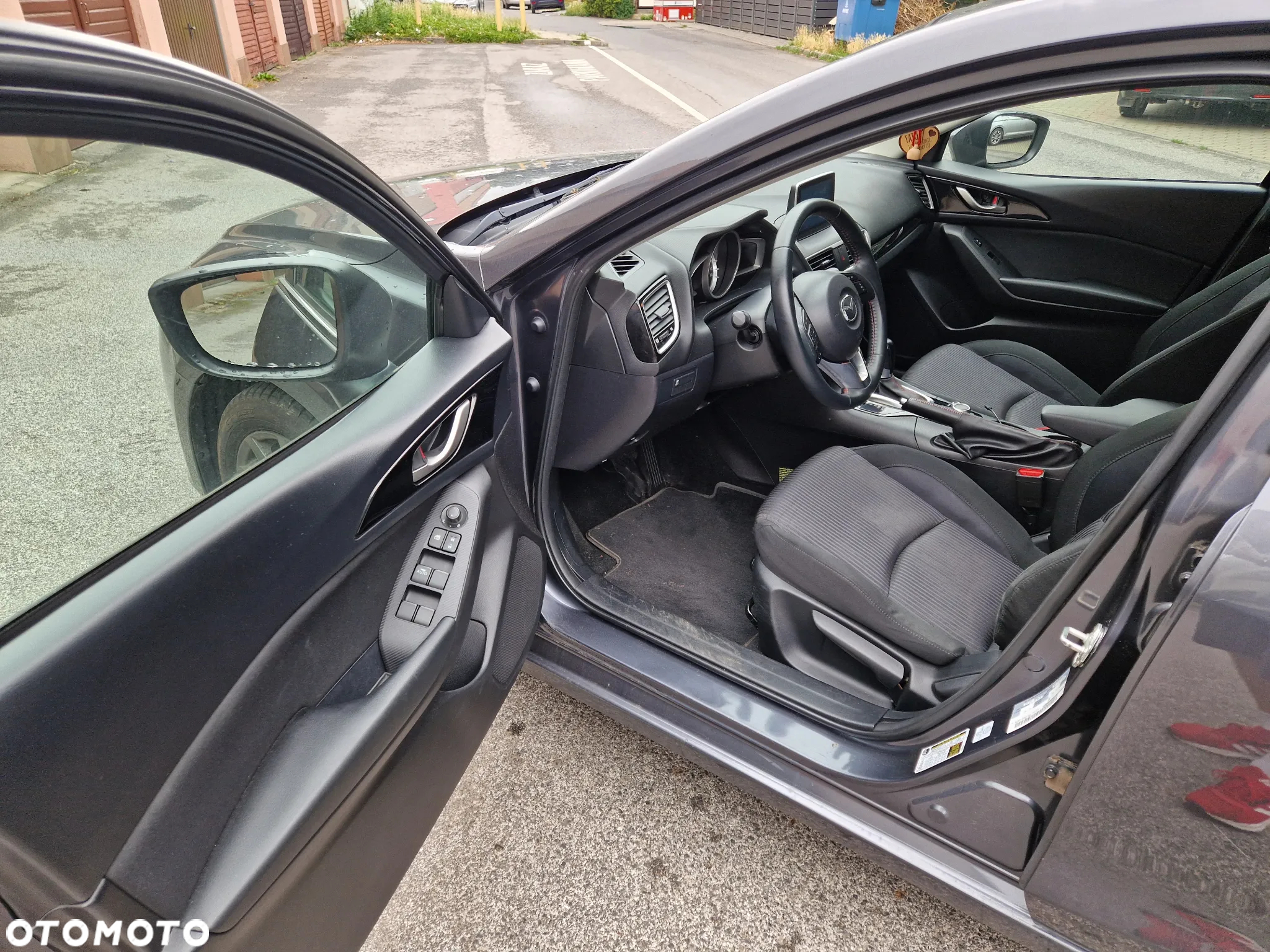 Mazda 3 - 4